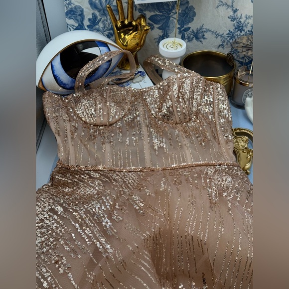 🆕 BRONX & BANCO 🧿 NWOT Mademoiselle Gold Sequin Midi Dress , Size M US 6 - Picture 16 of 17